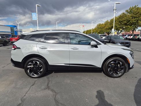 Used 2023 Kia Sportage SX AWD/4WD image 2