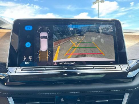 Used 2025 Volkswagen Atlas SE FWD image 26