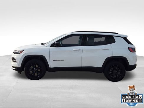 Used 2025 Jeep Compass Latitude w/ Convenience Group image 4