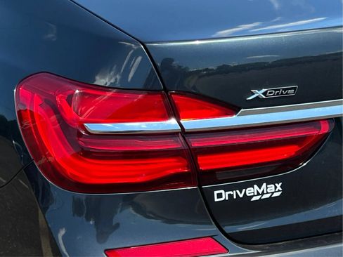 Used 2019 BMW 750i xDrive w/ Executive Package AWD/4WD image 34