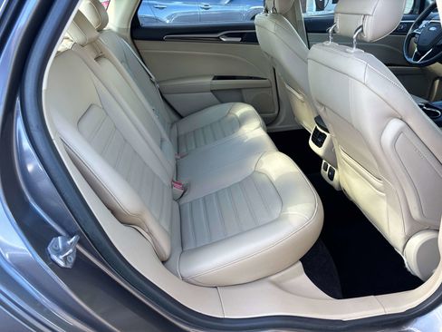 Used 2014 Ford Fusion SE w/ Equipment Group 502A image 16