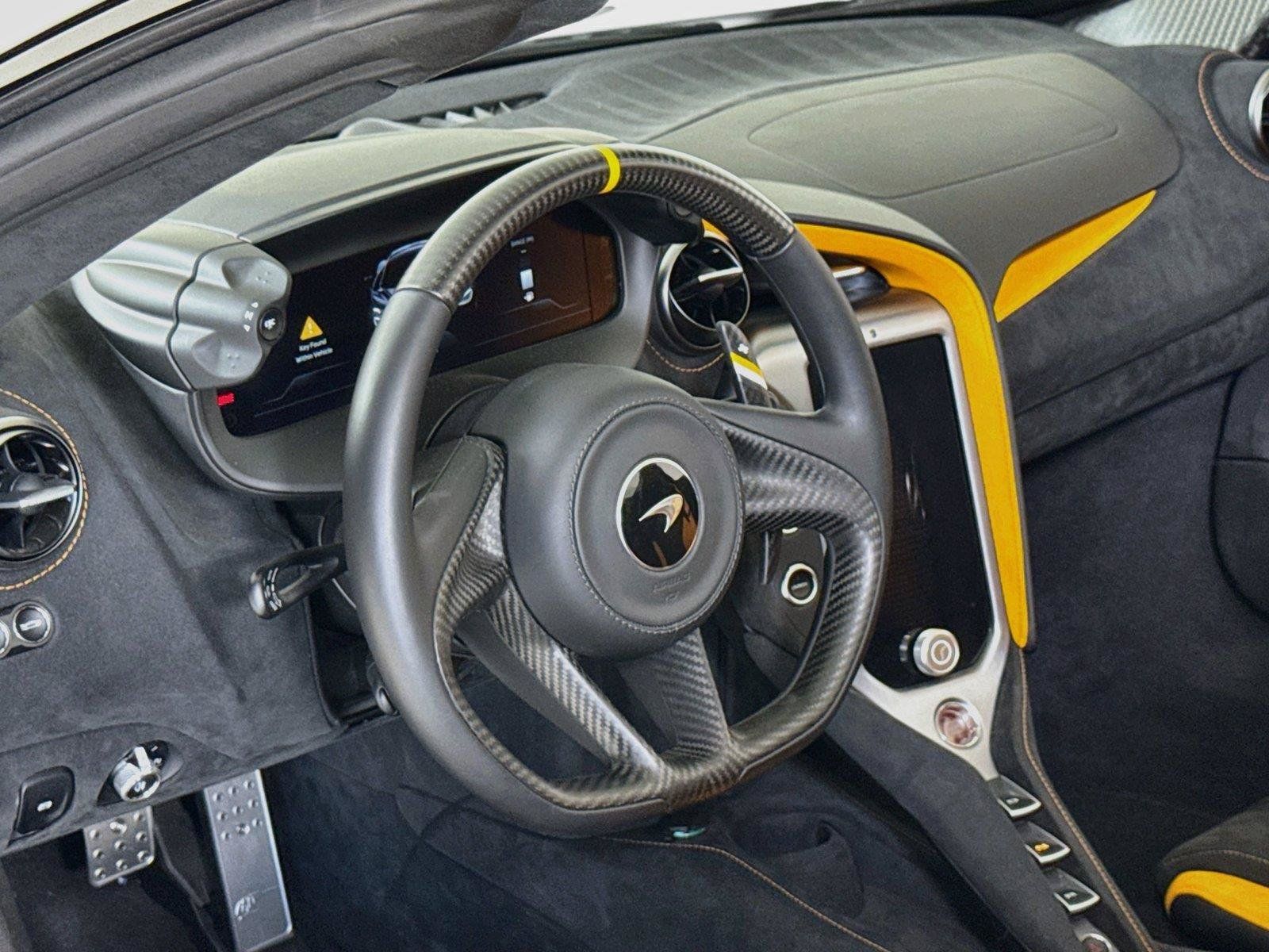 Used 2024 McLaren 750S Spider RWD image 15