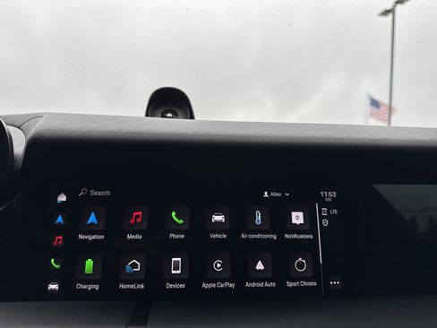 Used 2022 Porsche Taycan RWD image 24