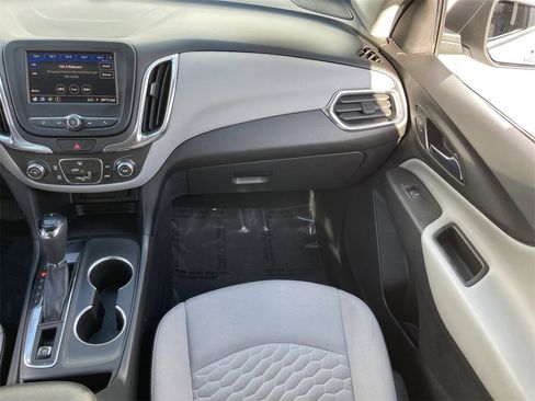 Used 2021 Chevrolet Equinox LS image 15