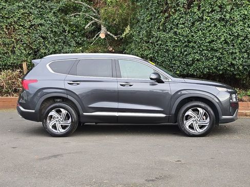 Used 2023 Hyundai Santa Fe SEL w/ Premium Package image 2