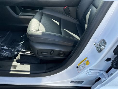 Certified 2025 Chevrolet Equinox LT w/ Convenience Package II AWD/4WD image 9