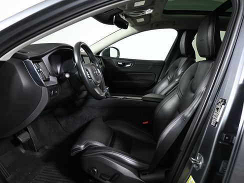 Used 2019 Volvo XC60 T6 Inscription w/ Protection Package Premier AWD/4WD image 3