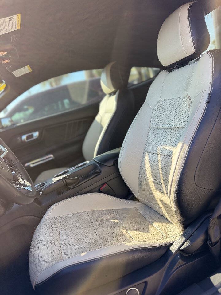 Used 2018 Ford Mustang Premium RWD image 11