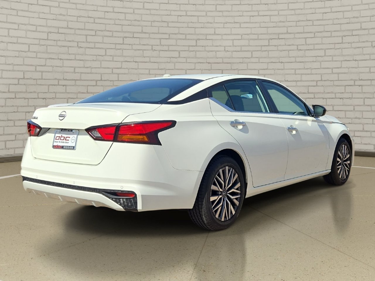Certified 2025 Nissan Altima 2.5 SV FWD image 6
