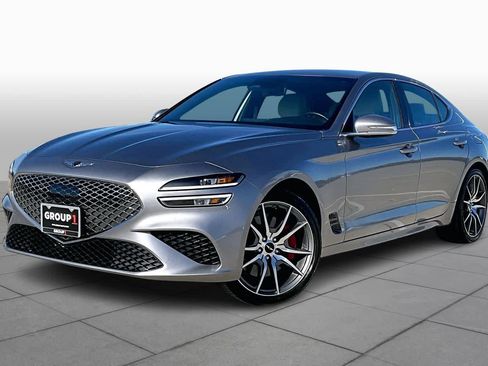 Used 2025 Genesis G70 2.5T image 1