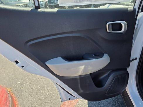 New 2025 Hyundai Venue SEL image 21