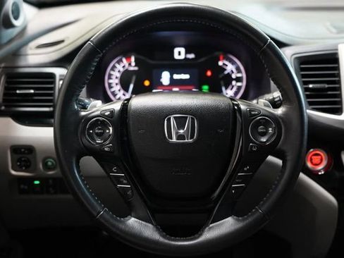 Used 2017 Honda Pilot Touring image 19