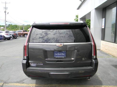 Used 2017 Cadillac Escalade Premium Luxury AWD/4WD image 7