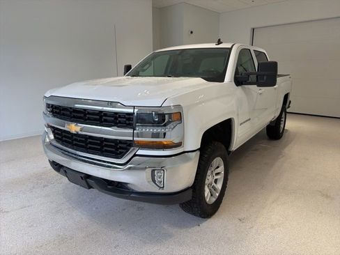Used 2018 Chevrolet Silverado 1500 LT w/ All Star Edition image 3