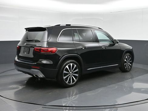 Used 2021 Mercedes-Benz GLB 250 4MATIC w/ Premium Package image 7