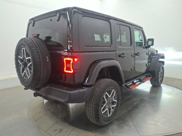 Used 2024 Jeep Wrangler Unlimited Sahara w/ Dual Top Group AWD/4WD image 7