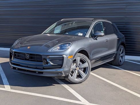 Certified 2026 Porsche Macan AWD/4WD image 1
