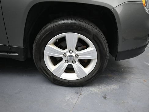 Used 2013 Jeep Compass Sport AWD/4WD image 15