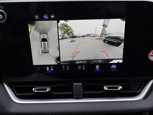 Used 2025 Chevrolet Equinox LT w/ Convenience Package II FWD image 26