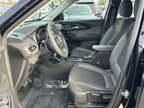 Used 2021 Chevrolet TrailBlazer LS image 16