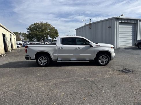 Used 2024 Chevrolet Silverado 1500 LTZ w/ LTZ Premium Package image 4