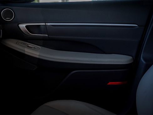 Used 2024 Hyundai Sonata Limited image 12
