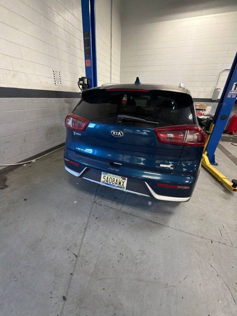 Used 2019 Kia Niro Touring FWD image 3