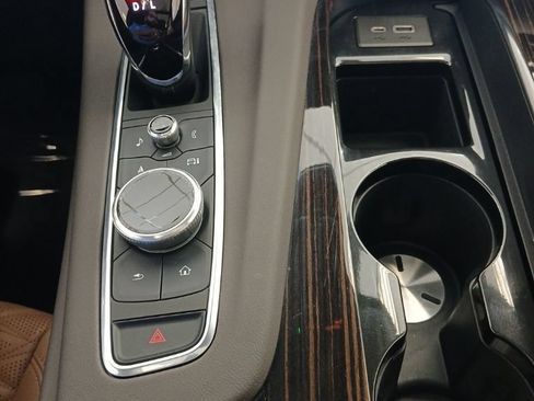 Used 2023 Cadillac Escalade Premium Luxury AWD/4WD image 22