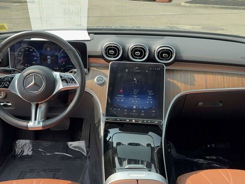 Used 2022 Mercedes-Benz C 300 4MATIC Sedan w/ Pinnacle Trim Package image 17