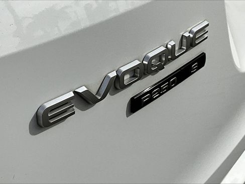 Used 2020 Land Rover Range Rover Evoque S image 8