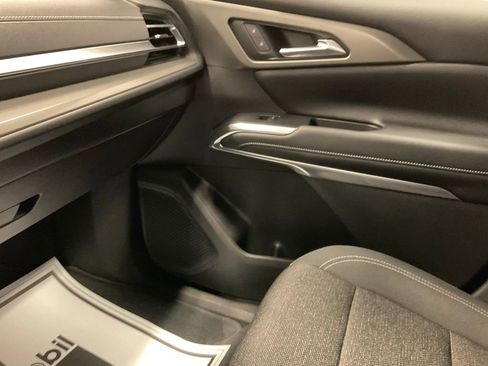 Used 2024 Chevrolet Traverse LT image 22