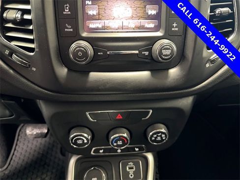 Used 2018 Jeep Compass Latitude w/ Cold Weather Group image 7