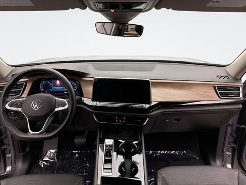 Used 2024 Volkswagen Atlas SE image 14