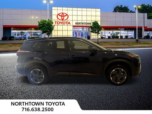 Used 2025 Nissan Rogue SV AWD/4WD image 31