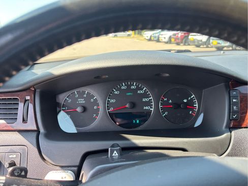 Used 2011 Chevrolet Impala LT w/ Luxury Edition Package FWD image 8