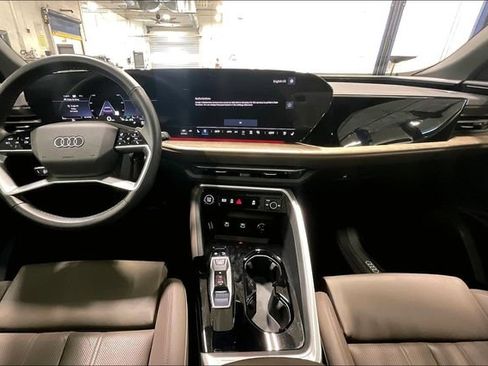 Used 2025 Audi Q5 Premium Plus w/ Premium Plus AWD/4WD image 15