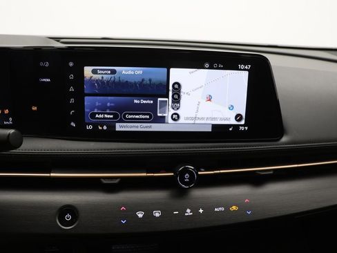 Used 2024 Nissan Ariya AWD image 22