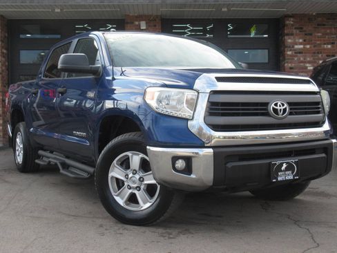 Used 2014 Toyota Tundra SR5 w/ SR5 Upgrade Package image 2
