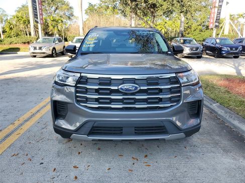 Used 2025 Ford Explorer Active image 2