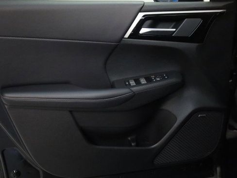 New 2025 Mitsubishi Outlander SE image 15