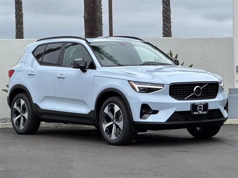 New 2026 Volvo XC40 B5 Plus w/ Protection Package Premier image 7