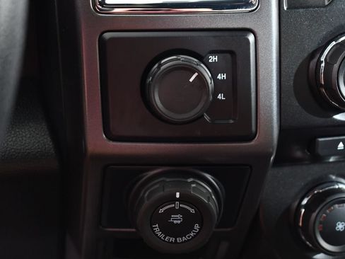 Used 2016 Ford F150 XLT w/ Equipment Group 302A Luxury AWD/4WD image 31