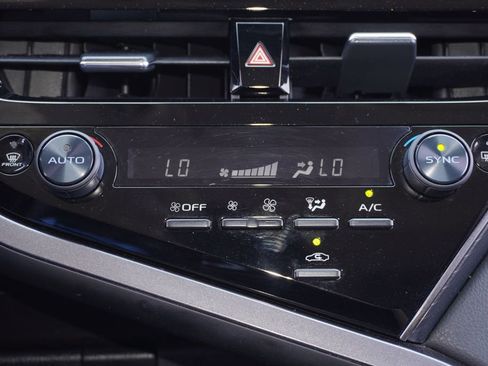Certified 2022 Toyota Camry SE w/ Convenience Package FWD image 17