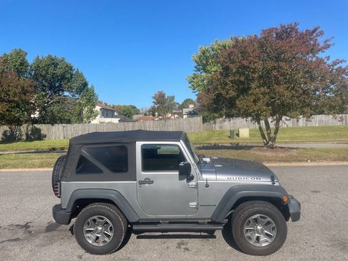 Used 2017 Jeep Wrangler Rubicon w/ Power Convenience Group image 7