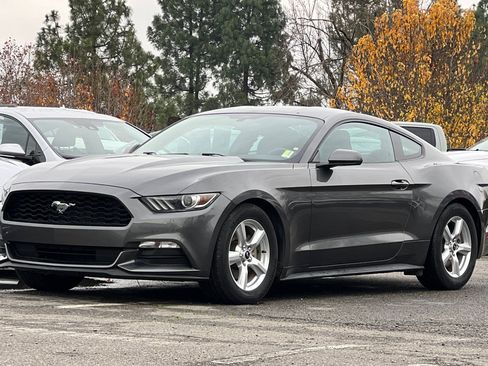 Used 2015 Ford Mustang Coupe image 8
