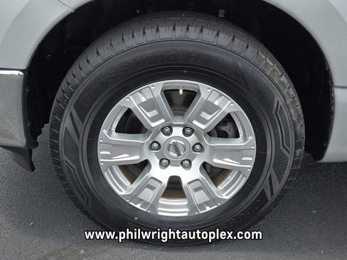 Used 2019 Nissan Titan SV RWD image 13