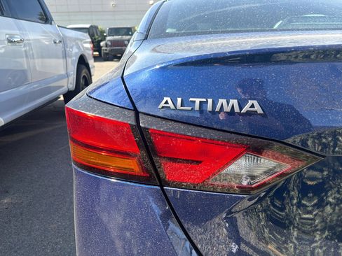 Used 2024 Nissan Altima 2.5 SR image 12