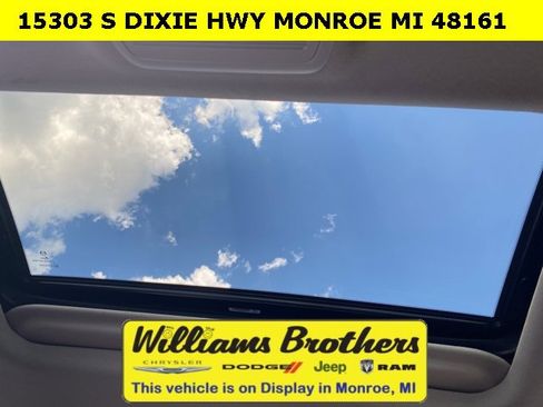 Used 2024 MAZDA MAZDA3 s image 35