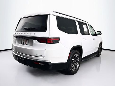 Used 2023 Jeep Wagoneer Series III w/ Preferred Equipment Group image 10