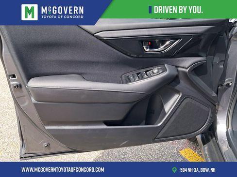 Used 2025 Subaru Outback Premium AWD/4WD image 13